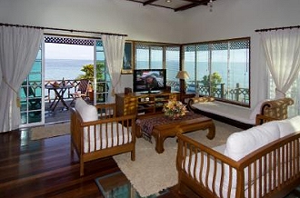 Lounge with sofas and a sea view